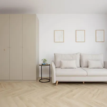 Functional Close To The Metro In By Renters * Warsaw