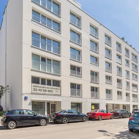 Functional Close To The Metro In By Renters Apartment *
